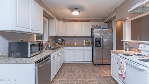 600 E Dewey Camp Dr, Florence, MS 39073 photo 7