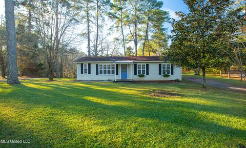 600 E Dewey Camp Dr, Florence, MS 39073 photo 1