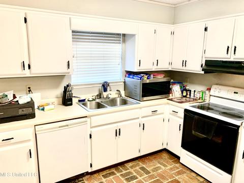 19200 Thrasher Dr, Moss Point, MS 39562 photo 12