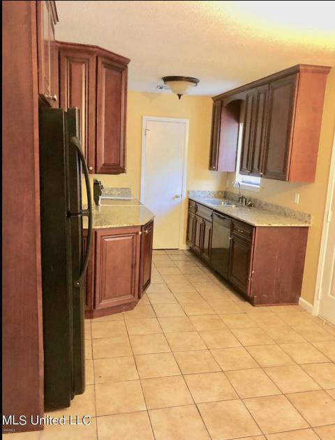 5612 Rose Dr, Moss Point, MS 39563 photo 5