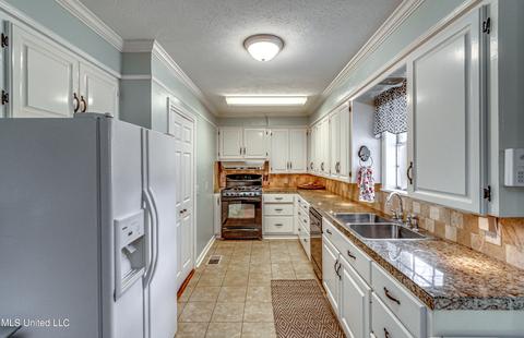 212 Second St, Flora, MS 39071 photo 14