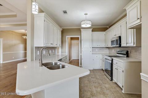 365 Mallory Dr, Byram, MS 39272 photo 11