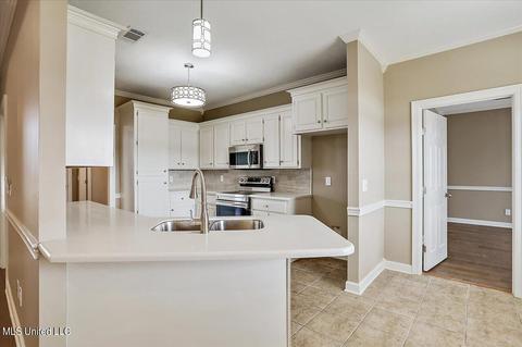 365 Mallory Dr, Byram, MS 39272 photo 10