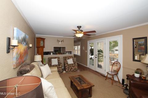 248 Chippewa Cir, Jackson, MS 39211 photo 4