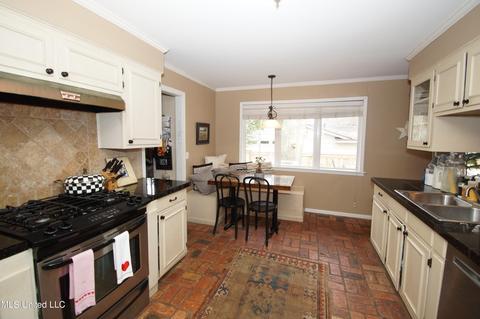 248 Chippewa Cir, Jackson, MS 39211 photo 7