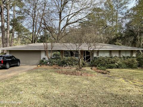 248 Chippewa Cir, Jackson, MS 39211 photo 1