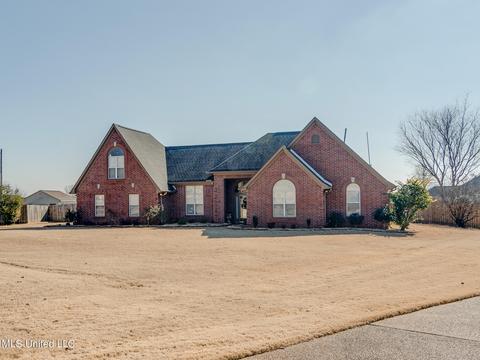12809 Pine Needle Cv, Olive Branch, MS 38654 photo 1