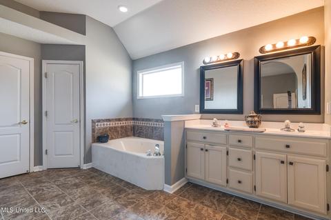 12809 Pine Needle Cv, Olive Branch, MS 38654 photo 19