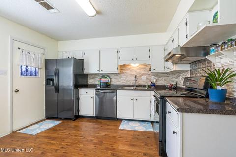 215 E Oak Grove Rd, Hernando, MS 38632 photo 10