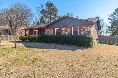 215 E Oak Grove Rd, Hernando, MS 38632 photo 3