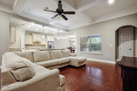 719 Champagne Dr, Biloxi, MS 39532 photo 5