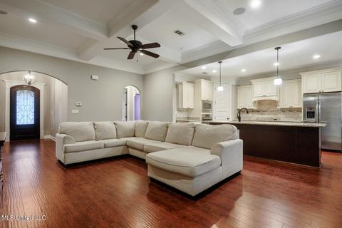 719 Champagne Dr, Biloxi, MS 39532 photo 4