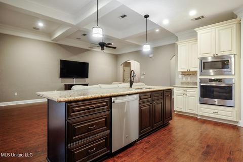 719 Champagne Dr, Biloxi, MS 39532 photo 12