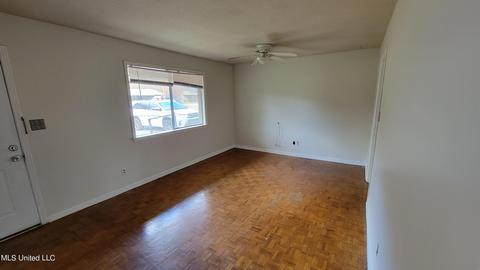 215 Culley Dr, Jackson, MS 39206 photo 9