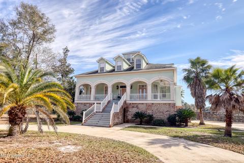 3919 Riverview Dr, Biloxi, MS 39532 photo 4