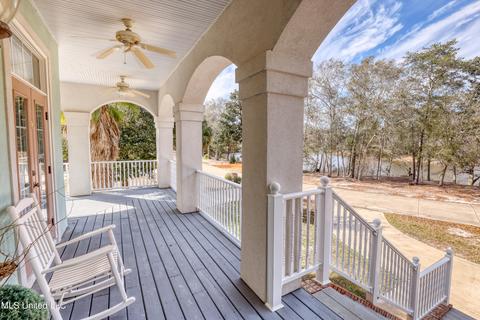 3919 Riverview Dr, Biloxi, MS 39532 photo 10