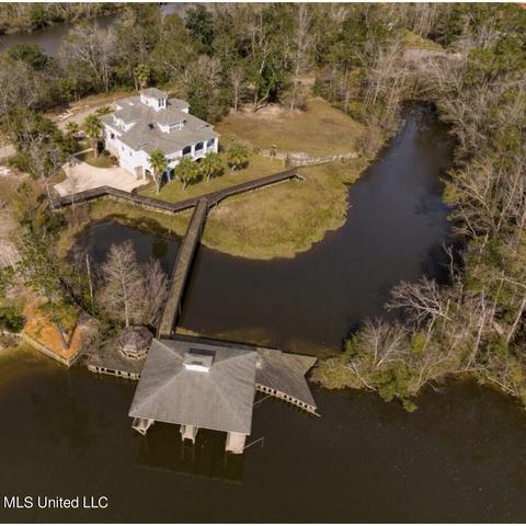 3919 Riverview Dr, Biloxi, MS 39532 photo 84