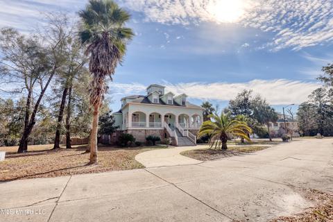 3919 Riverview Dr, Biloxi, MS 39532 photo 3