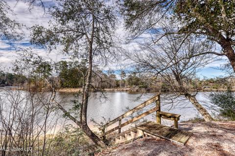 3919 Riverview Dr, Biloxi, MS 39532 photo 81