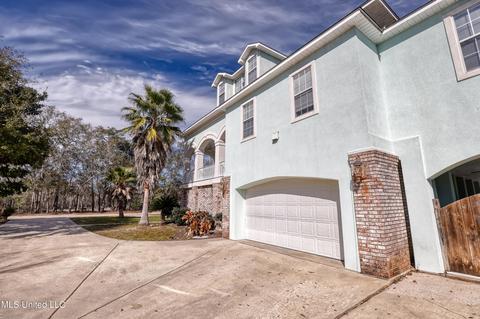 3919 Riverview Dr, Biloxi, MS 39532 photo 6