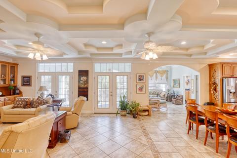 3919 Riverview Dr, Biloxi, MS 39532 photo 18