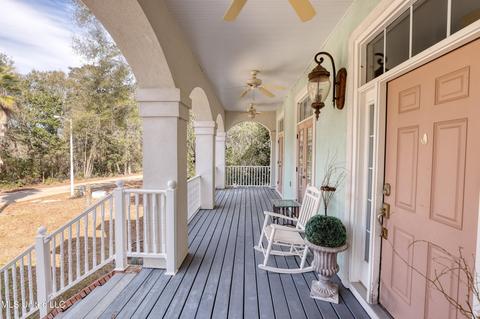 3919 Riverview Dr, Biloxi, MS 39532 photo 9