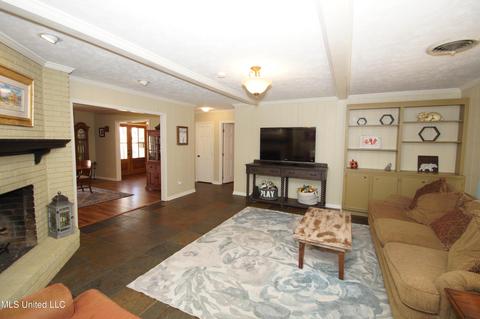 5319 Briarfield Rd, Jackson, MS 39211 photo 4