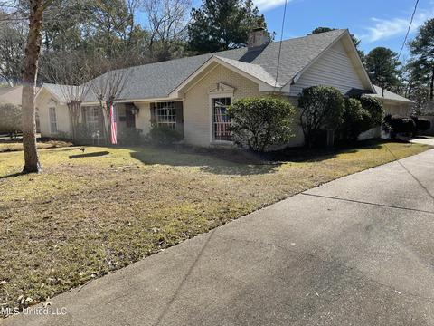 5319 Briarfield Rd, Jackson, MS 39211 photo 2
