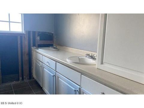 135 Yucca Dr, Jackson, MS 39211 photo 12