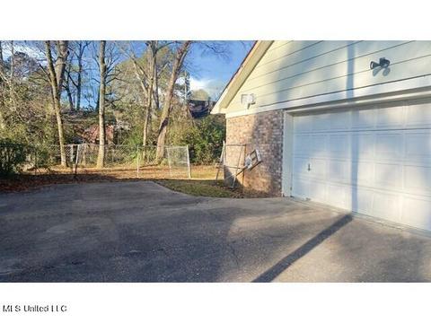 135 Yucca Dr, Jackson, MS 39211 photo 15