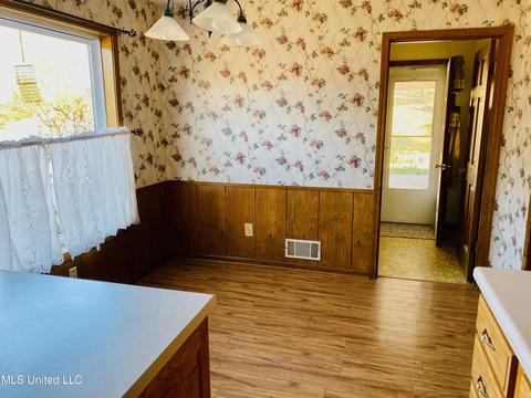 4451 Victoria Dr, Nesbit, MS 38651 photo 3
