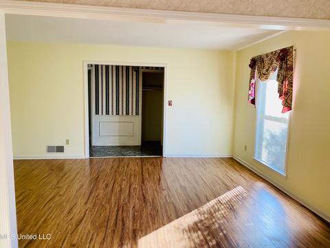 4451 Victoria Dr, Nesbit, MS 38651 photo 5