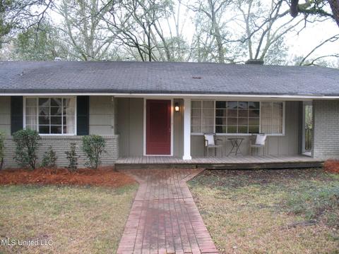 4233 Forest Park Dr, Jackson, MS 39211 photo 2