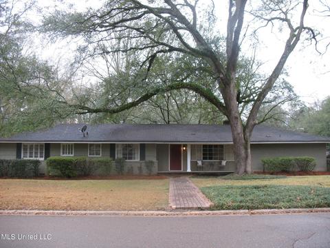 4233 Forest Park Dr, Jackson, MS 39211 photo 1