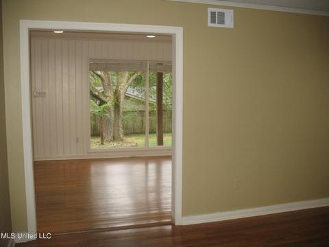 4233 Forest Park Dr, Jackson, MS 39211 photo 6