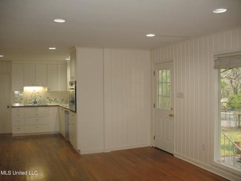 4233 Forest Park Dr, Jackson, MS 39211 photo 12