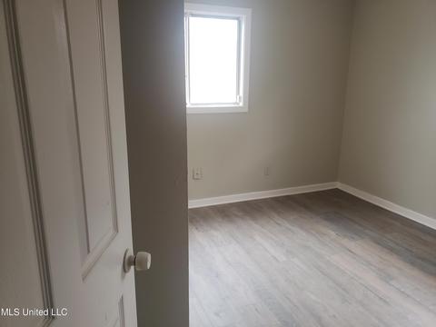 151 Chatham Circle Cir, Jackson, MS 39206 photo 8