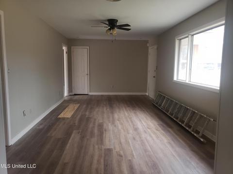 151 Chatham Circle Cir, Jackson, MS 39206 photo 5