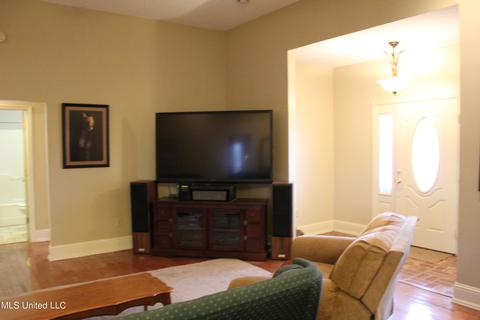 130 Sandra Parker Dr, Lucedale, MS 39452 photo 5