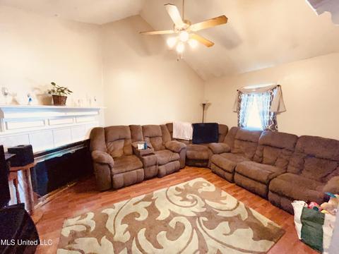 1663 Thomas St, Horn Lake, MS 38637 photo 4