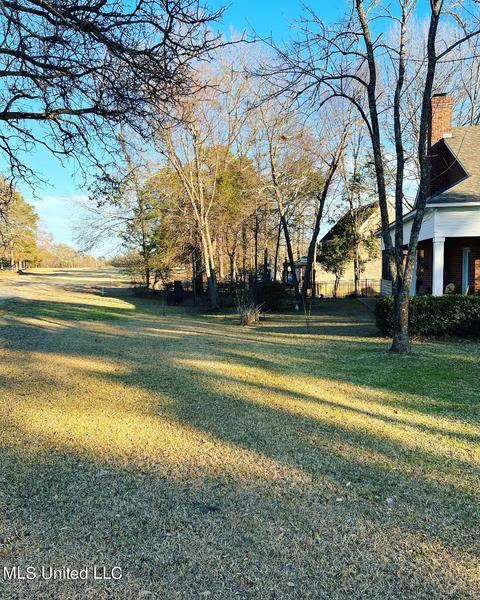 1010 Hackberry Ln, Canton, MS 39046 photo 3