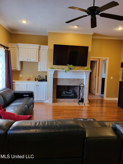 225 Tucker Dr, Brandon, MS 39042 photo 2