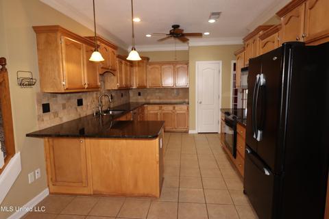 12405 Hillary Step Dr, Olive Branch, MS 38654 photo 9