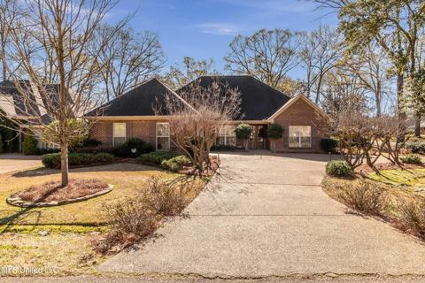 1413 Fontaine Dr, Jackson, MS 39211 photo 1