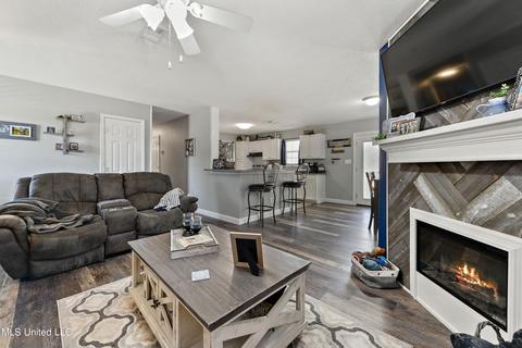 199 John Willis Rd, Wiggins, MS 39577 photo 4