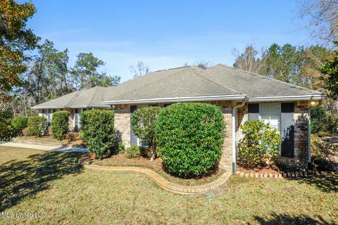 660 Hale Ct, Diamondhead, MS 39525 photo 3
