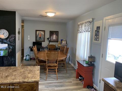 107 N Fifth St, Wiggins, MS 39577 photo 9