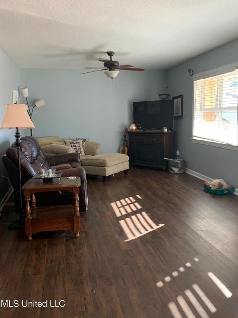 107 N Fifth St, Wiggins, MS 39577 photo 4