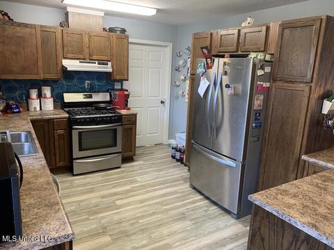 107 N Fifth St, Wiggins, MS 39577 photo 7