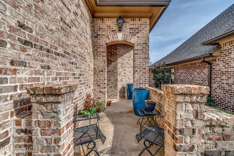 106 Thompson Ln, Madison, MS 39110 photo 2